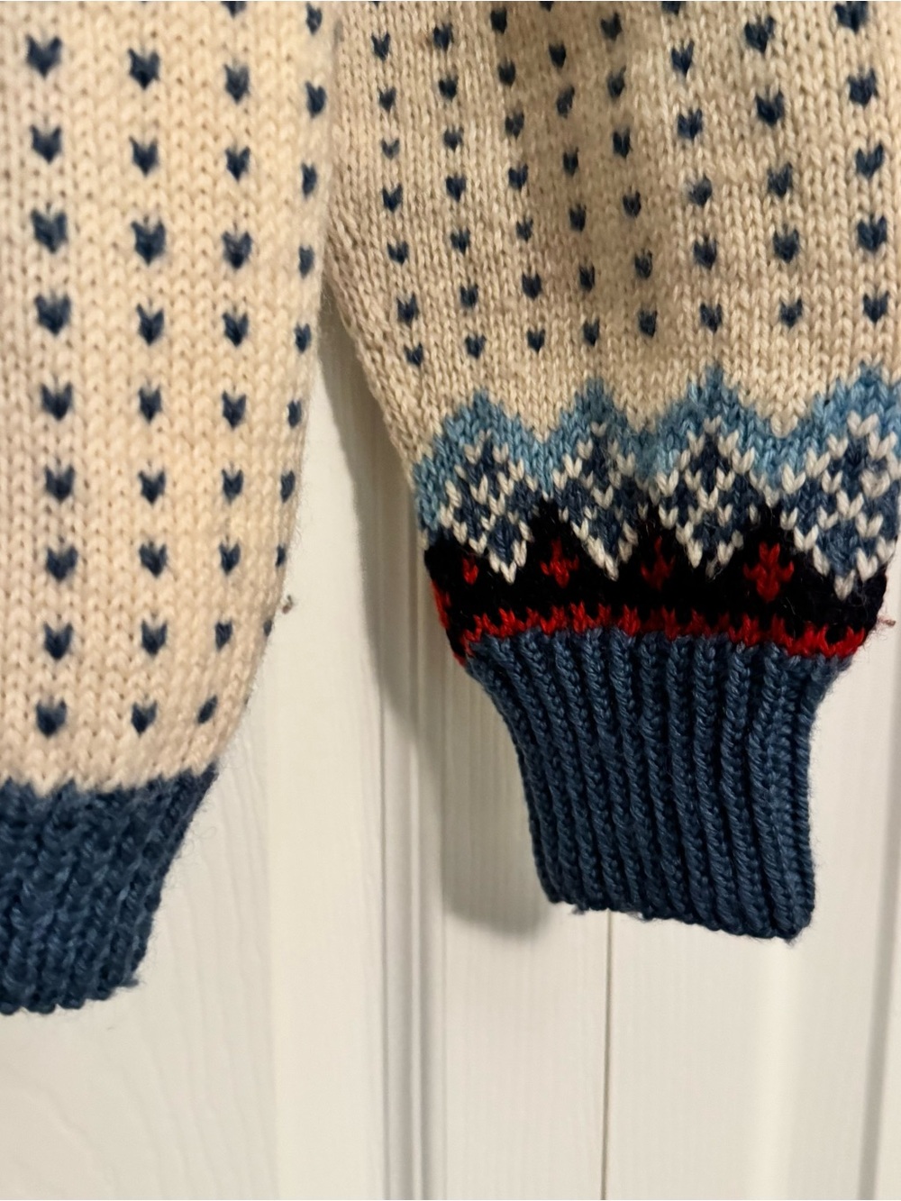VTG Norwegian Norsk Husflid Fair Isle Wool Cardigan - Cream, Navy, Blue & Red - Picture 4 of 12